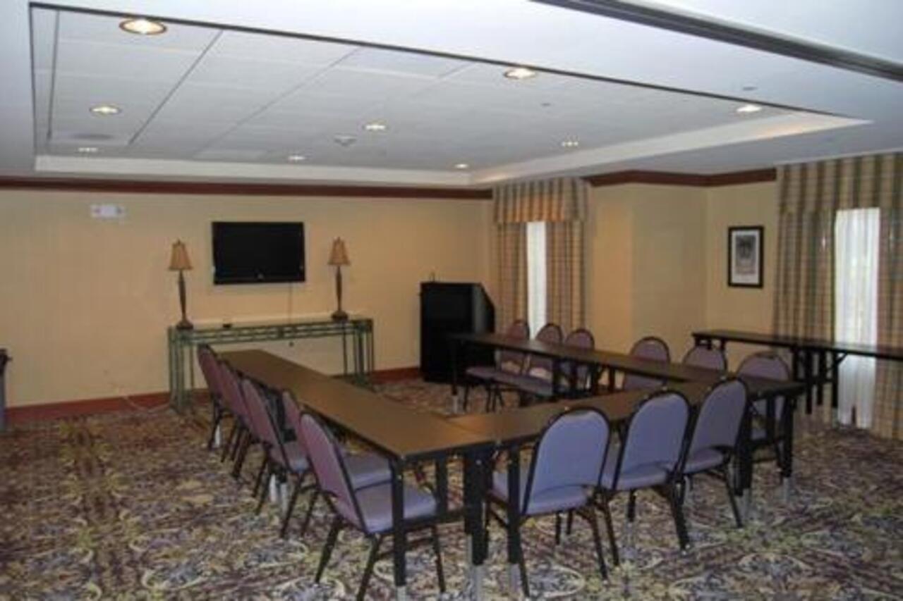 Homewood Suites By Hilton Montgomery Eastchase Зручності фото